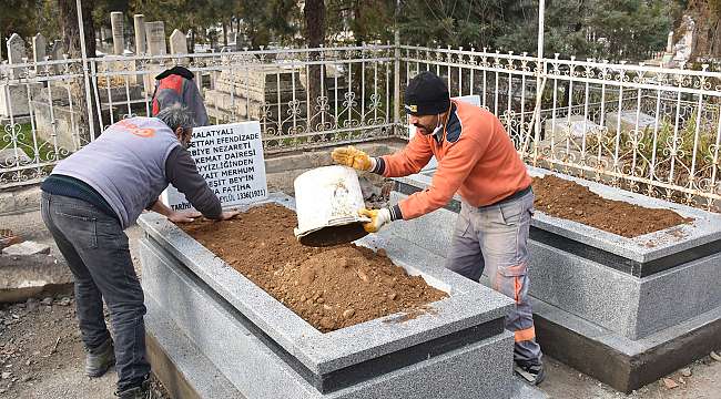 Özal Ve İnönü'nün Mezarları Onarıldı