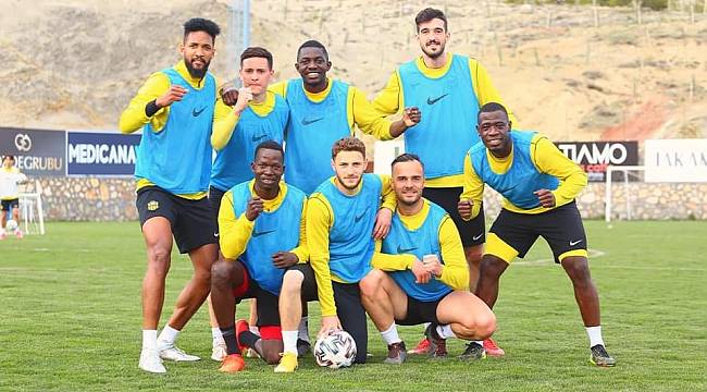 Y.Malatyaspor’da,4 Futbolcunun Testi Pozitif Çıktı