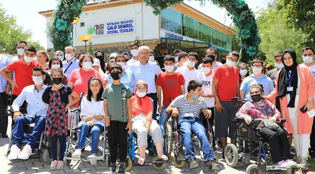 “Özel Gereksinimli Kardeşlerimiz Başımızın Tacıdır''