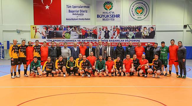 Malatya'da Büyükşehir Futbol Turnuvası Başladı