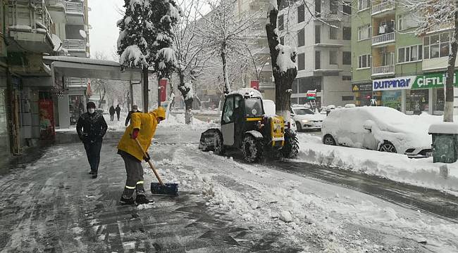 Malatya'da Karla Mücadele Çalışmaları Sürüyor