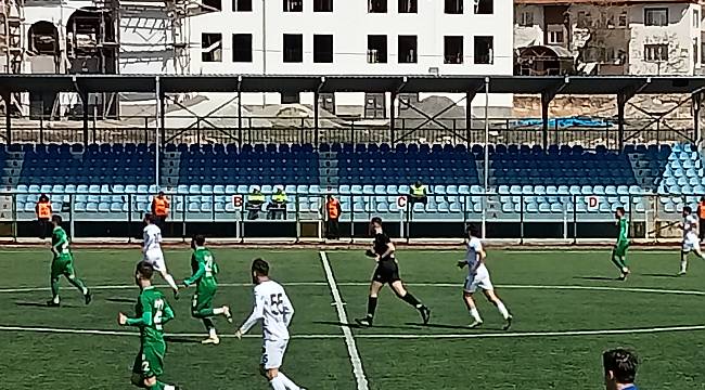 Yeşilyurt Belediyespor Derin Bir Nefes Aldı 2-1