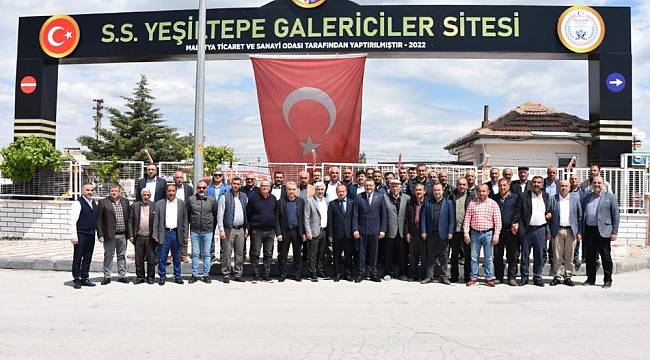 Oto Galericilerinden Sadıkoğlu'na Teşekkür Plaketi