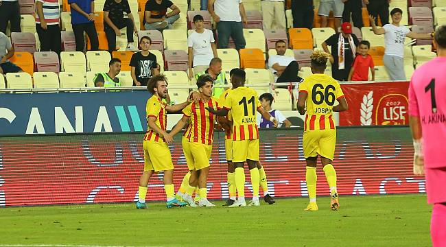 Y.Malatyaspor Kardeş Adanaspor İle Puanları Paylaştı 1-1