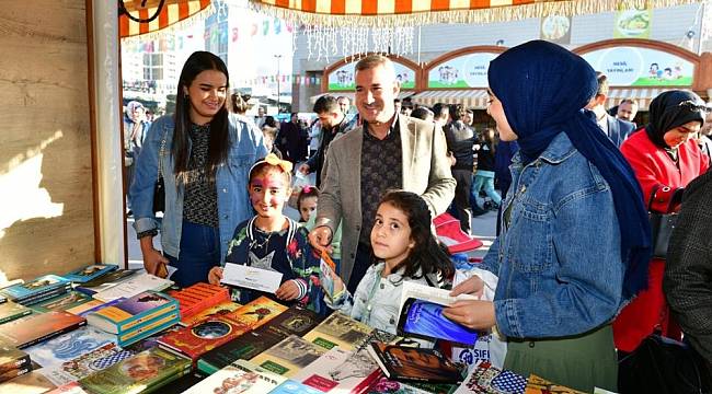 Yeşilyurt Çocuk Kitapları Festivali Dolu Dolu Geçiyor