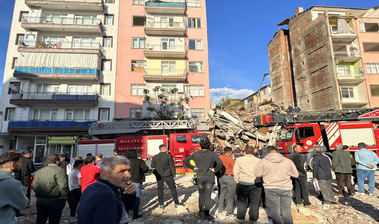 Malatya’da 5 Katlı Bina Çöktü