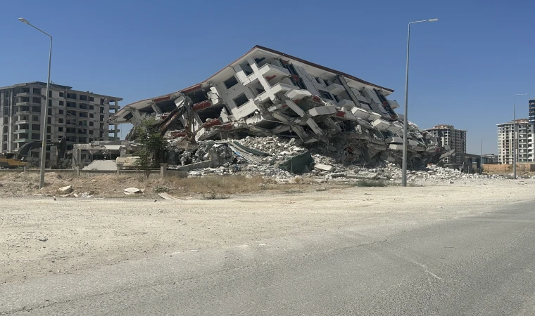 Malatya'da Ağır Hasarlı Binaların Yıkımına Hız Verildi