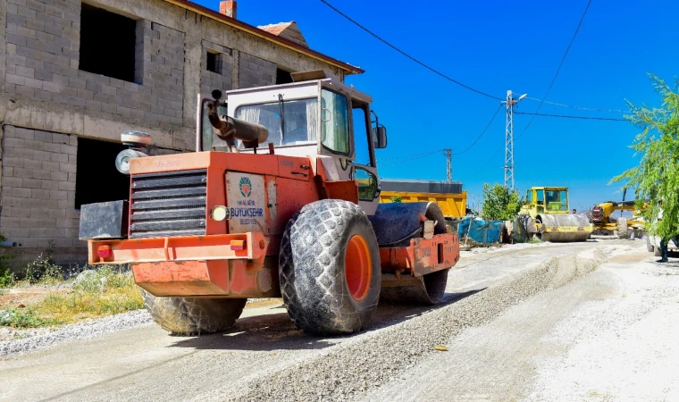 Malatya Büyükşehir’de Yol Çalışmaları Sürüyor