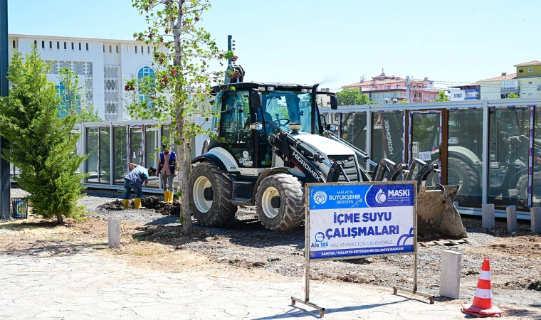 Malatya Büyükşehir, Konteynır Çarşıda Çalışmalarını Sürdürüyor