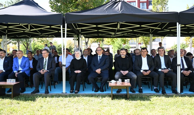 Yeşilyurt’ta Karakucak Güreşleri Görkemli Bir Törenle Başladı