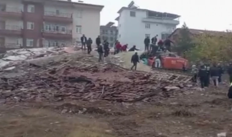 Malatya’da Kepçe ve Öperatörü Göçük Altında Kaldı