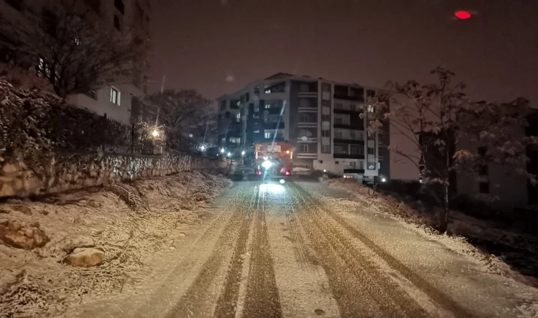 Battalgazi Belediyesinde Kar Mesaisi Devam Ediyor