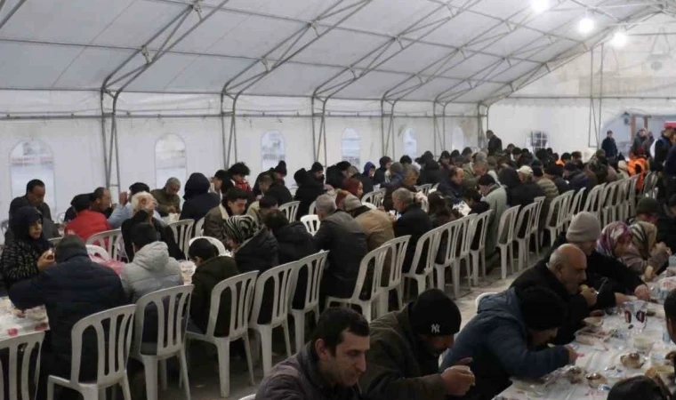 Malatya’da İlk İftar Programına Yoğun Katılım