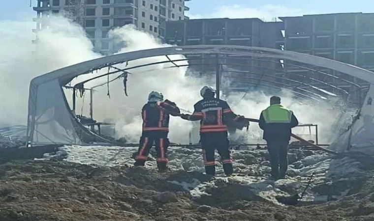 Malatya’da Maddi Hasarlı Depo Yangını