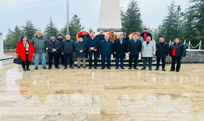 Malatya’da İYİ Partililerden Şehitliğe Ziyaret