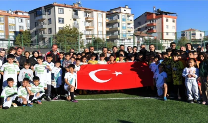 Yeşilyurt’ta Cumhuriyet Kupası Futbol Turnuvası Başladı